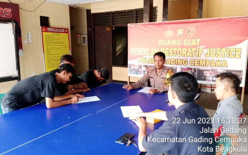 Polsek Gading Cempaka Mediasi Warga yang Terlibat Pencurian Tabung Gas