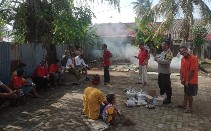 Bhabinkamtibmas Polsek Teluk Segara Monitoring Persiapan Lahan untuk Berkurban
