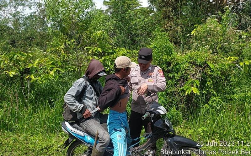 Polsek Sindang Dataran Imbau Warga Merubah Kebiasaan Membawa Sajam