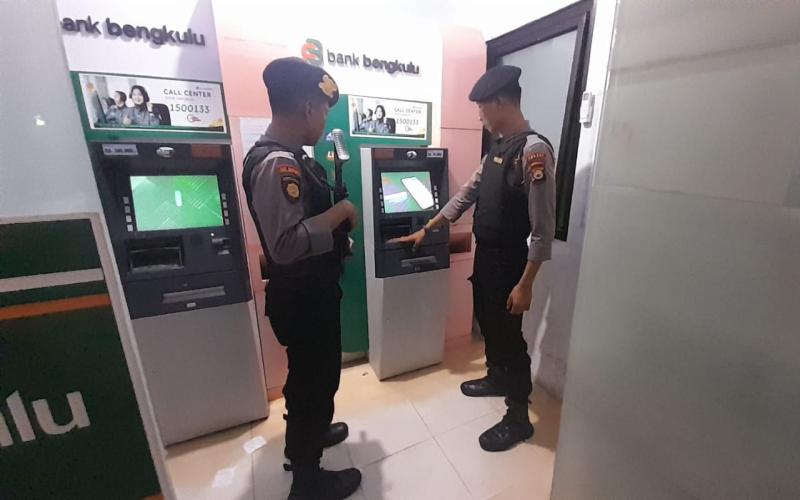Cek Objek Vital, Sat Samapta Polres Kaur Patroli Dini Hari 