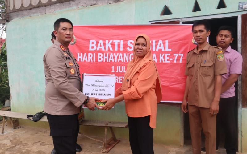 Hari Bhayangkara ke-77, Polres Seluma Gelar Giat Bhakti Sosial