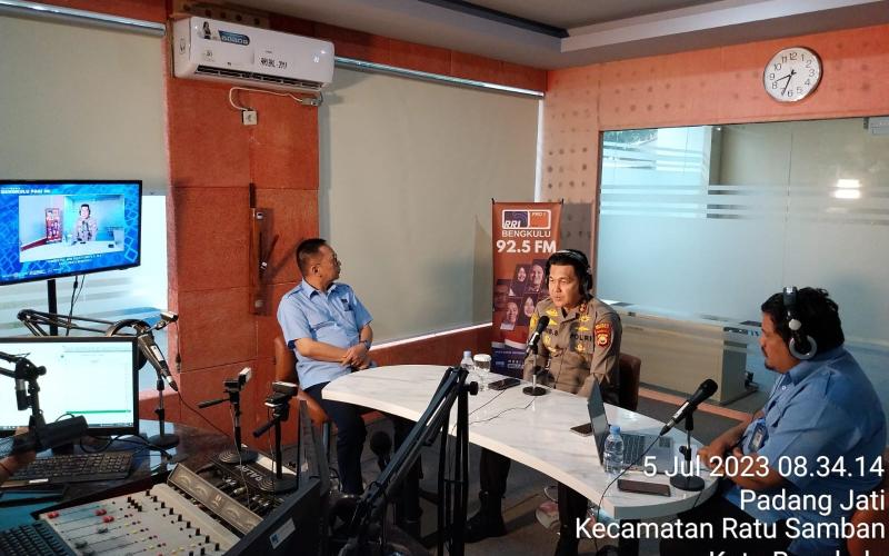 Kapolresta Sapa Warga Kota Melalui Live Talk Show ” Polresta Bengkulu Menyapa “ di Studio RRI