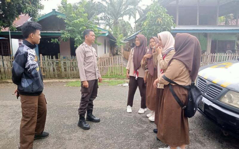 Bhabinkamtibmas, Sambang Dialogis kepada Siswa Sekolah SMAN 08 Bengkulu Selatan