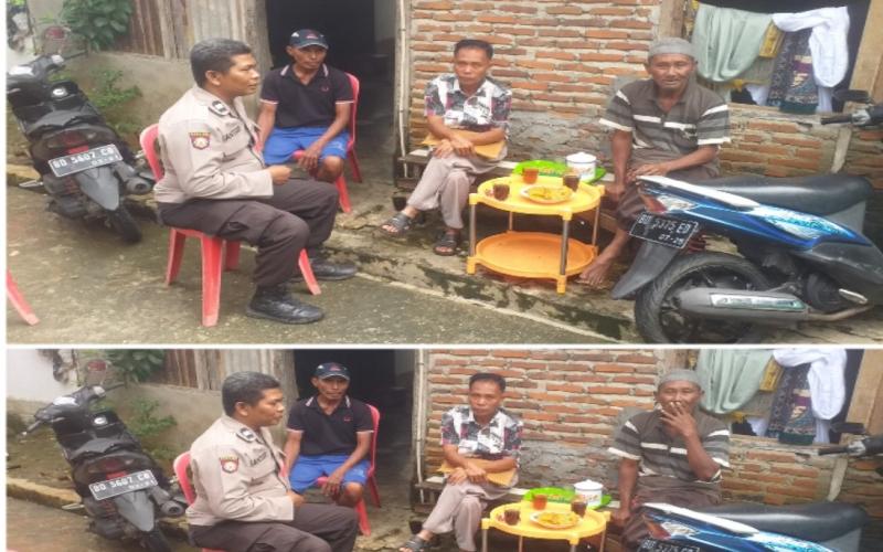 Jalin Silahturahmi Bersama Warga, Personel Polsek Teluk Segara Sambangi Warga Kelurahan Kampung Kelawi