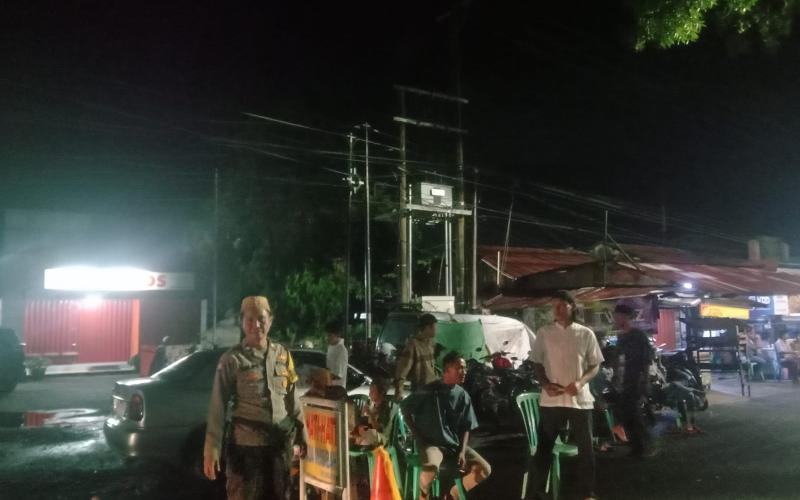 Bhabinkamtibmas Polsek Gading Cempaka Hadiri Takziah Wa Tahlia Warga Binaannya