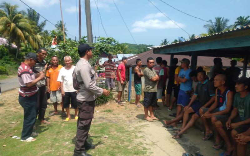 Tunjukkan Bahwa Bhabin Memiliki Jiwa Sosial Tinggi, Bhabinkamtibmas Sambang Duka Warga Desa Binaannya