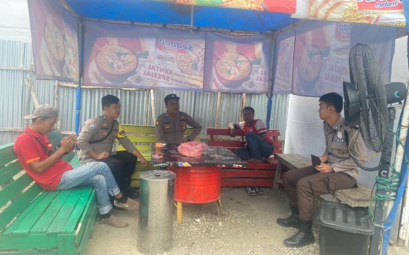 Bhabinkamtibmas Polsek Kota Manna Sosialisasikan Aplikasi Super APP Polri kepada Warga Kelurahan Padang Kapuk 
