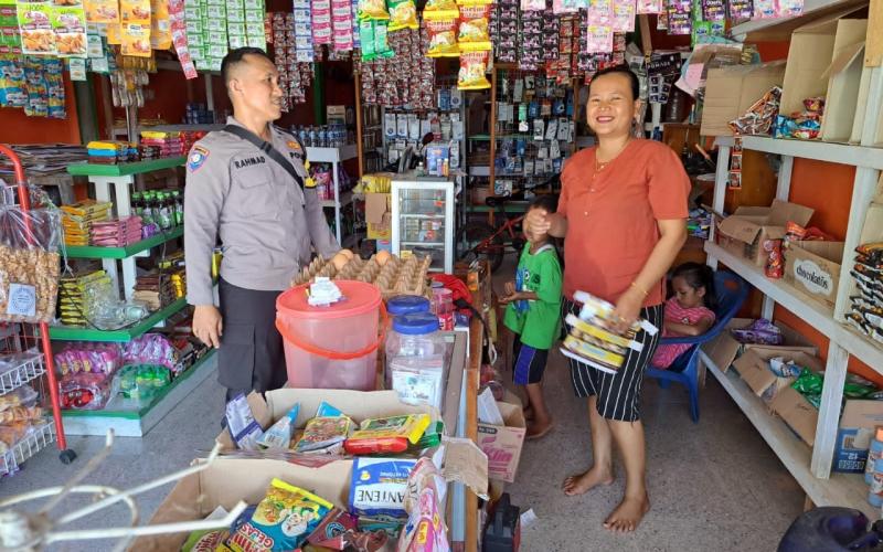 Sambangi Minimarket, Strategi Bhabinkamtibmas   Ciptakan Kondusifitas Kamtibmas 