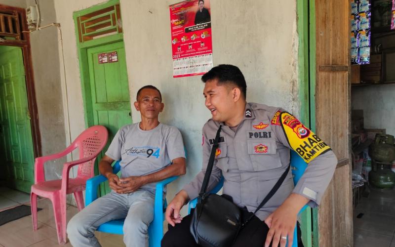 Tingkatkan Kewaspadaan Gangguan Kamtibmas, Bhabinkamtibmas Polres Benteng Sambangi Desa Air Napal dan Desa Padang Burnai 