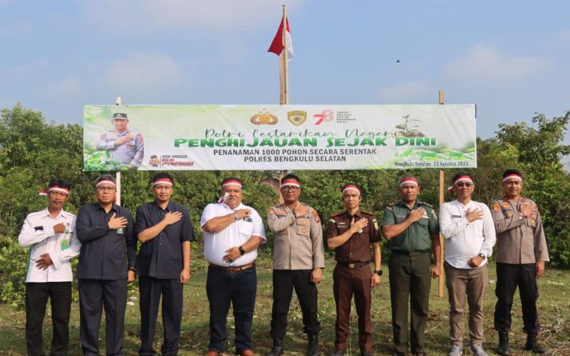 Polres Bengkulu Selatan Tanam 1000 Pohon 