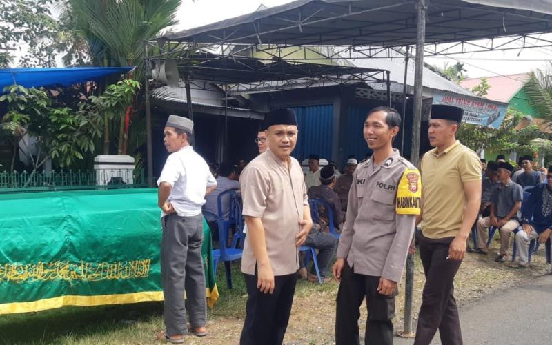Berjiwa Sosial, Bhabinkamtibmas Sambang Duka Warga Desa Binaannya 