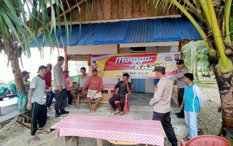Kapolsek Maje Pimpin Minggu Kasih di Desa Linau 