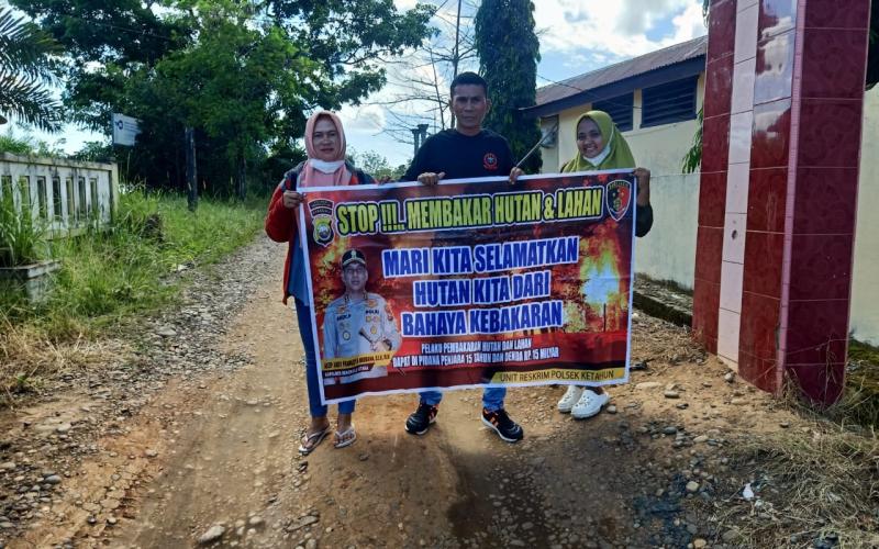 Cegah Terjadinya Karhutla, Polisi Berikan Sosialisasi Kepada Warga