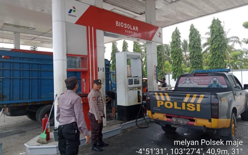 Patroli di SPBU, Polsek Maje Pantau dan Cek Ketersediaan BBM 
