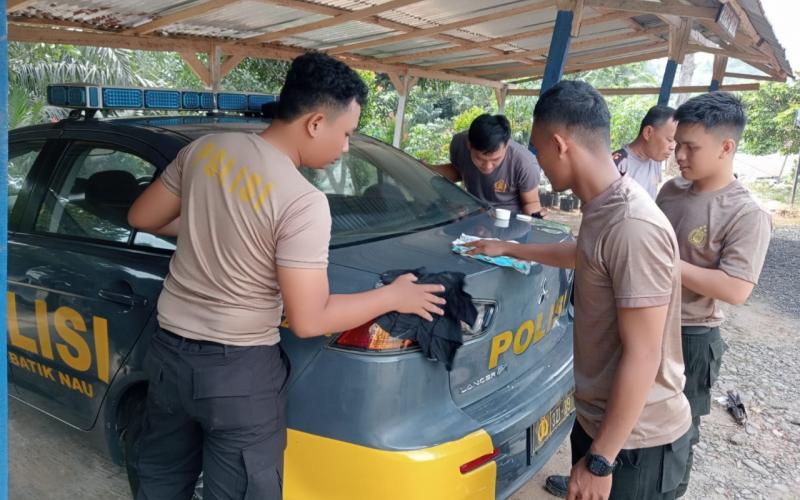 Pastikan Kendaraan Siap di Gunakan, Kapolsek dan Anggota Cek Ranmor Dinas