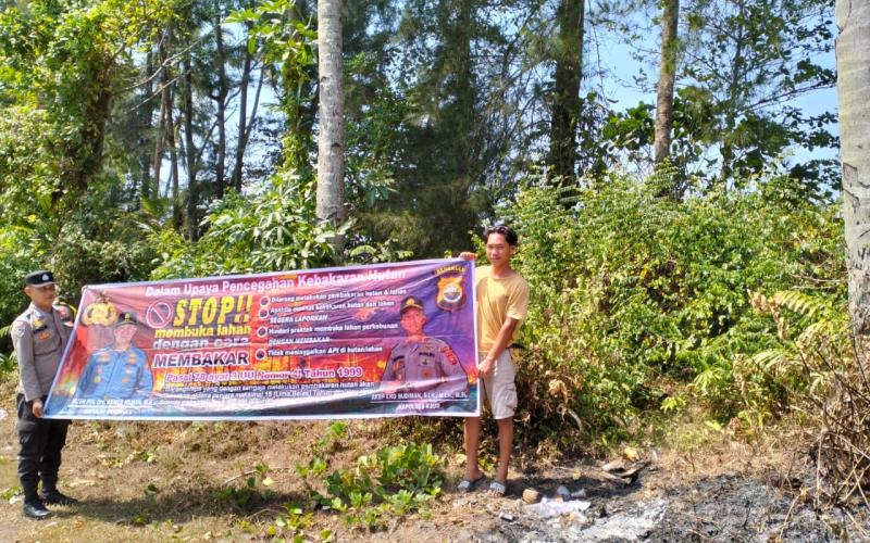 Bhabinkamtibmas Polsek Kaur Selatan Sosialisasi Karhutlah di Desa Tanjung Besar 