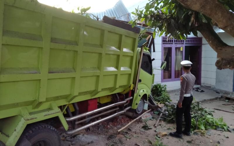 Quick Respon Unit Laka Polsek Ketahun Datangi TKP Laka Lantas