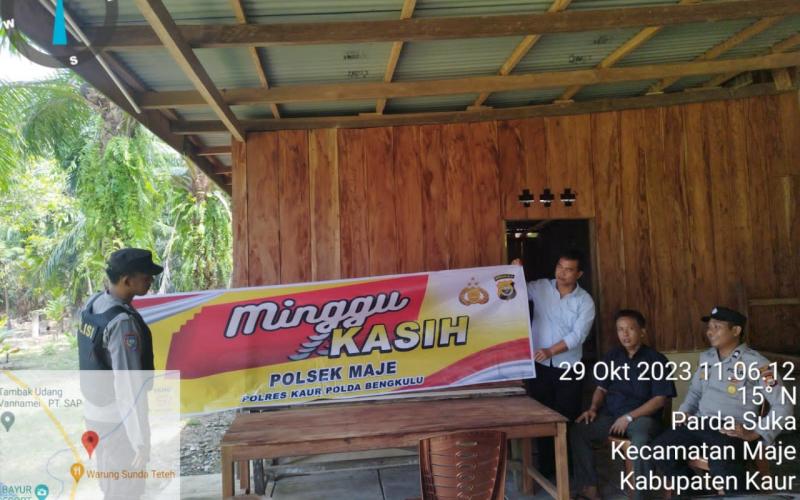 Polsek Maje Minggu Kasih di Gereja Santo Benecditus Desa Parda Suka