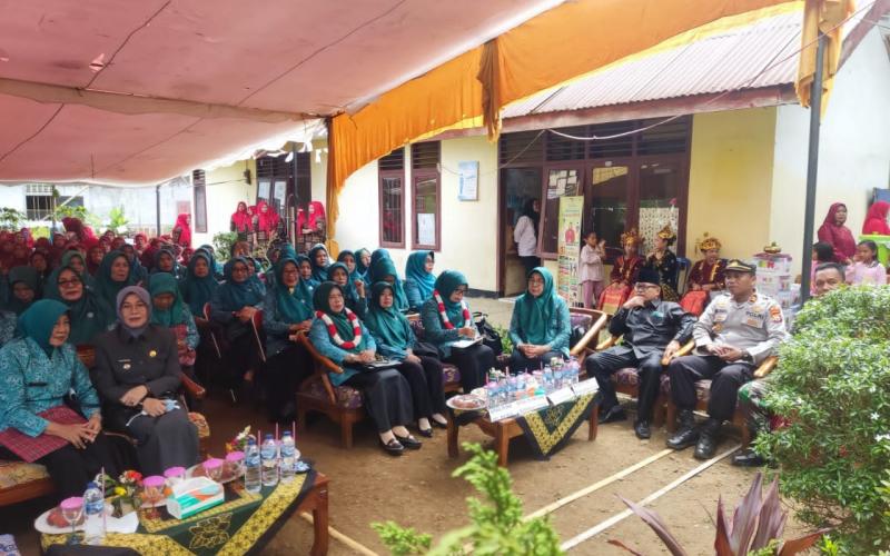 Kapolsek Air Besi Hadiri Supervisi 10 Program Pokok PKK 