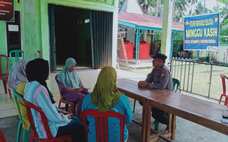 Hadapi Keluhan Secara Langsung Bhabin Polri dengan Warga Binaannya, Polsek Manna Adakan Minggu Kasih