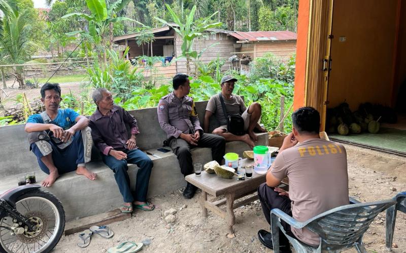 Tanggapi Aduan Masyarakat, Polsek Muara Sahung Sambangi Warga Gali Informasi Adanya Binatang Buas yang Berkeliaran