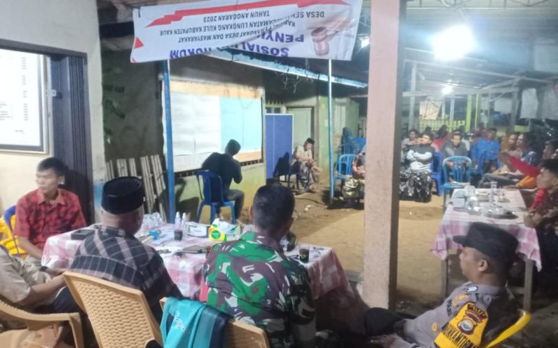 Bhabinkamtibmas Polsek Padang Guci Hulu Hadiri Musdes Penyususnan APBDes 2024 Desa Senak 