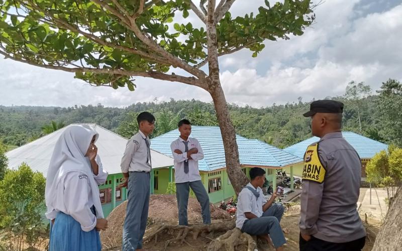 Polsek Muara Sahung Police Goes To School di SMAN 8 Kaur, Sosialisasikan Peraturan Berlalu Lintas, Penyalahgunaan Narkoba dan Bullying