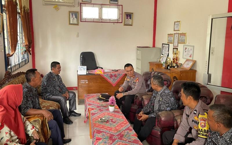 Jalin Komunikasi dan Sinergitas, Kapolsek Ketahun Silahturahmi dengan Camat Pinang Raya