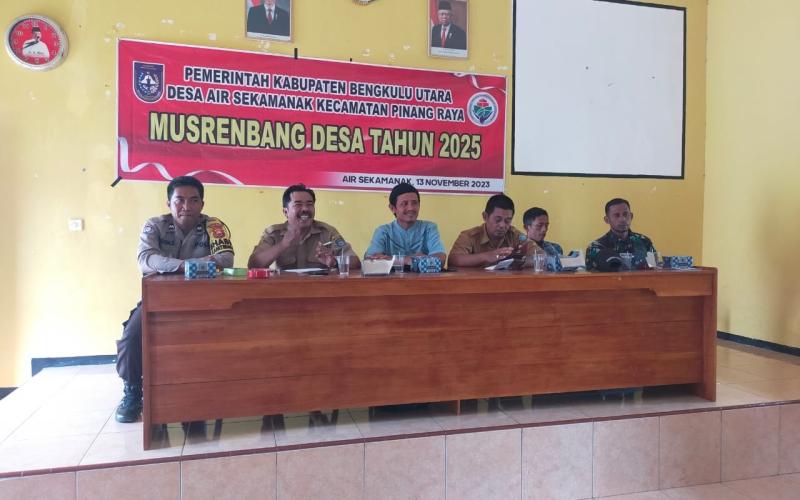 Tingkatkan Peran, Bhabinkamtibmas Hadiri Musrenbang Desa Air Sekamanak
