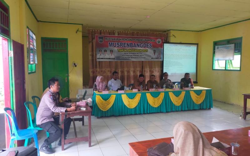 Sambang Warga Tanaman Pangan Lestari, Bhabinkamtibmas Polsek Ketahun Turun Langsung Ke Desa