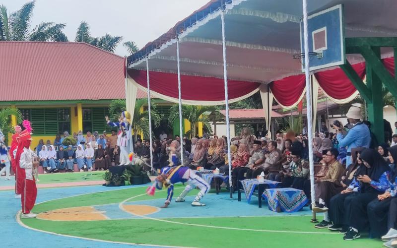Polsek Padang Jaya Hadiri Acara Perayaan Anniversary SMAN 8 Bengkulu Utara