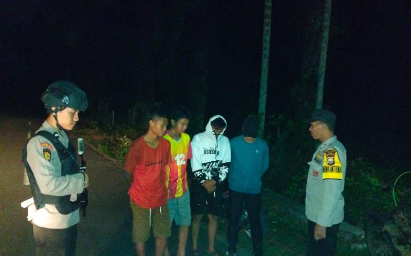 Polsek Padang Guci Hulu Giat Piket Yanmas Melaksanakan Patroli Diologis dalam Rangka Antisipasi 3C dan Premanisme 