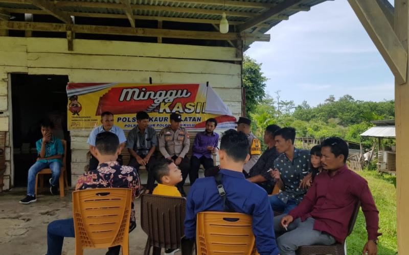 Jalin Komunikasi dengan Masyarakat Terkait Kamtibmas, Polsek Kaur Selatan Gelar Minggu Kasih 