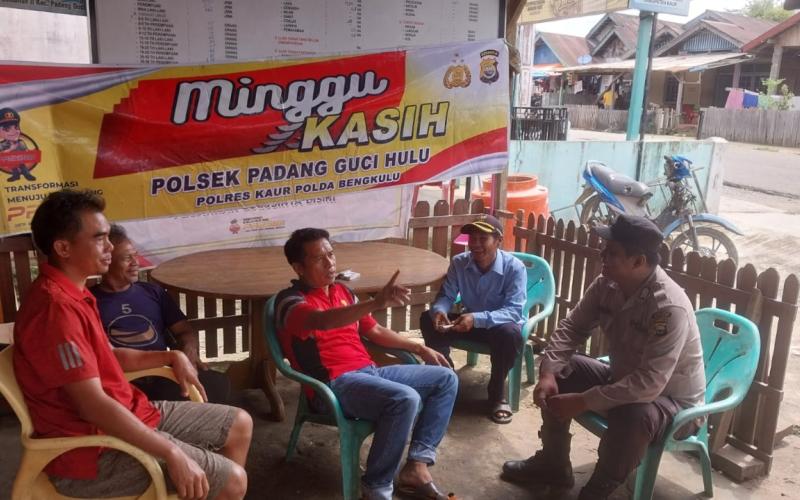 Minggu Kasih di desa Manau IX.II, Polsek Padang Guci Hulu Sampaikan Imbauan Kamtibmas 