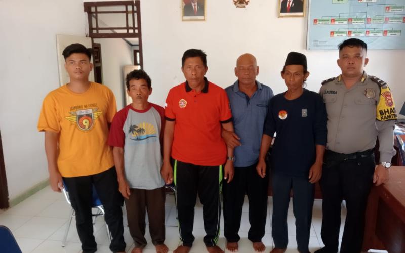 Bhabinkamtbmas Polsek Batik Nau Mediasi Warga Terkait Laka Lantas