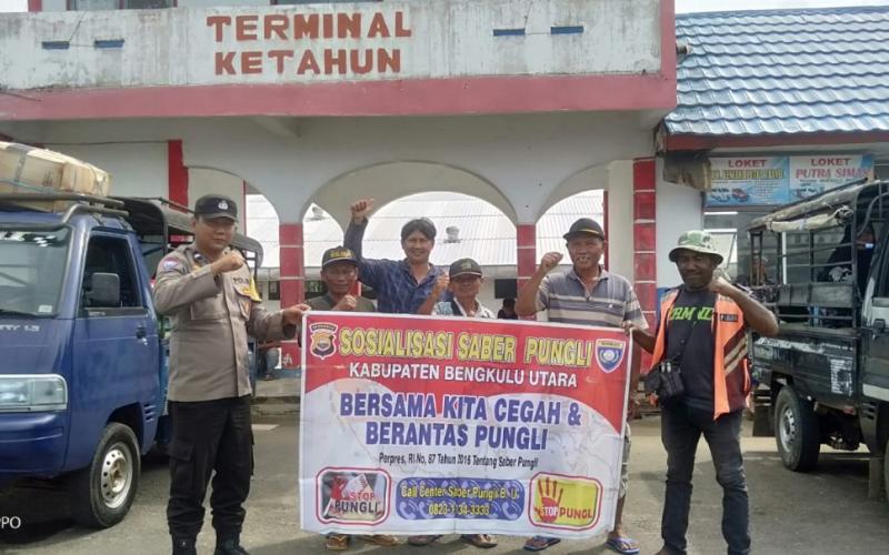 Cegah Pungli, Bhabinkamtibmas Polsek Ketahun Sosialisasi Saber Pungli kepada Warga