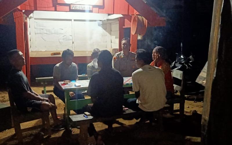 Sambang Pos Kamling, Kanit Binmas Sampaikan Pesan Kamtibmas