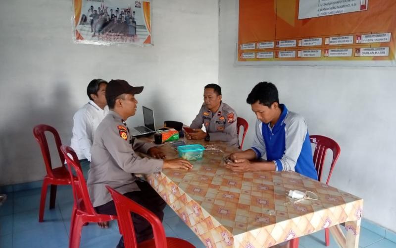 Bekerjasama Mewujudkan Pemilu Aman, Wakapolsek Padang Jaya Kunjungi Panwaslu Kecamatan