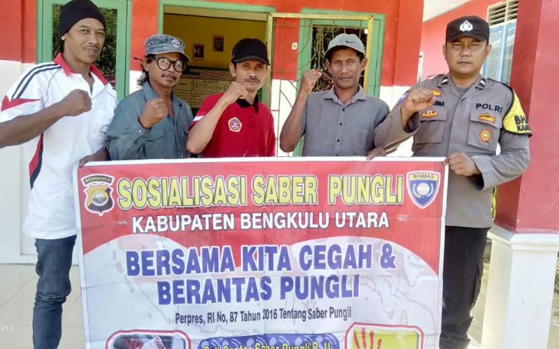 Bhabinkamtibmas Polsek Ketahun Sosialisasi Saber Pungli di Desa Melati Harjo 