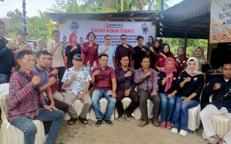 Kapolsek Muara Sahung Hadiri Rapat Kerja Teknis Pengawasan Tahapan Masa Kampanye Panitia Pengawasan Pemilu 2024