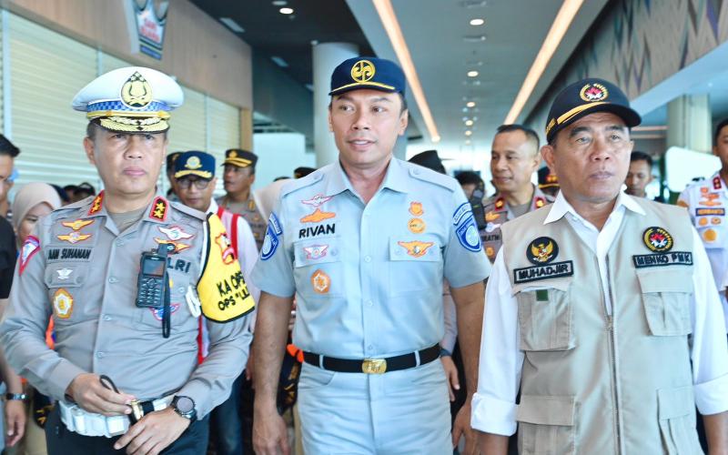 Pastikan Kelancaran Arus Mudik Nataru, Dirut Jasa Raharja, Menhub, Menko PMK, dan Kakorlantas Polri Gelar Tinjauan ke Sejumlah Daerah