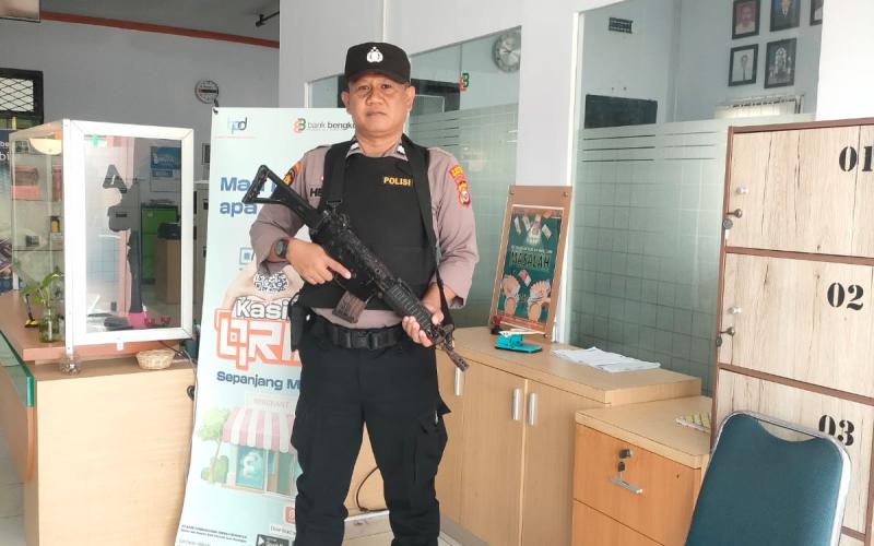 Berikan Rasa Aman dan Kondusif Saat Bertransaksi Polsek Ketahun Lakukan Pam Bank BPD