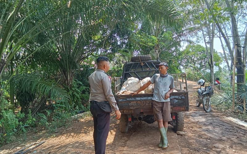 Bhabinkamtibmas Polsek Batik Nau Berikan Imbauan Kamtibmas Jelang Pemilu 2024
