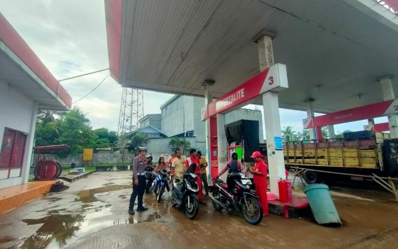 Cek Stok Ketersediaan BBM, Pihak Kepolisian Laksanakan Monitoring SPBU