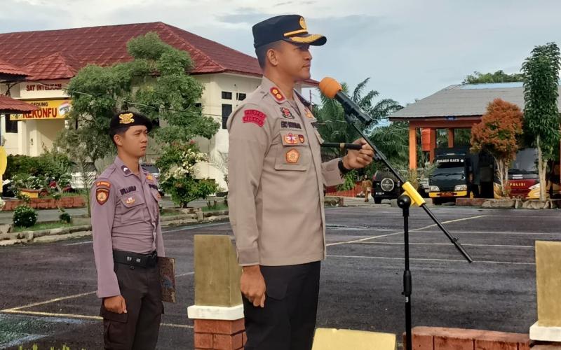 Kapolres Kaur Pimpin Apel Pagi Sampaikan Arahan kepada Personel 