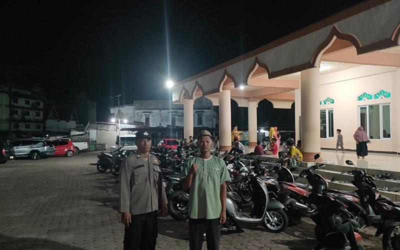 Beri Rasa Aman Saat Beribadah, Polsek Ketahun Laksanakan Pengamanan Ibadah Sholat Tarawih