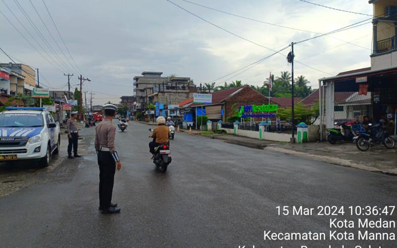 Turlalin Didepan SPBU Untuk Wujudkan Kamseltibcar Lantas   