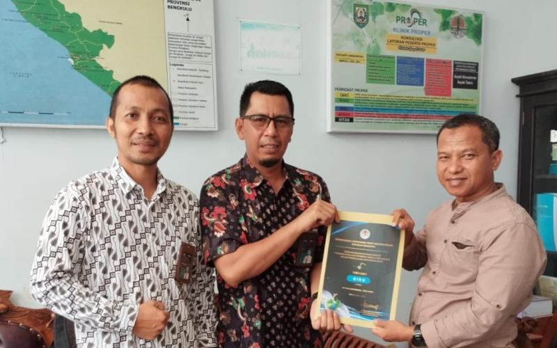 Komitmen Kelola lingkungan, PLN IP UBP Bengkulu Raih 2 PROPER Biru