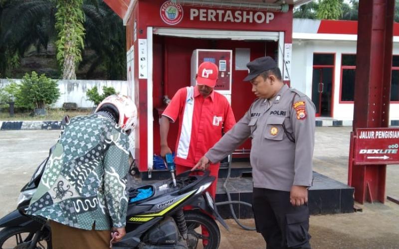 Jelang Lebaran, Polsek Padang Jaya Patroli Cek Stok BBM di SPBU 