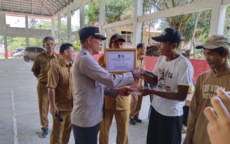 Waka Polsek Ketahun Hadiri Dan Monitoring Langsung Penyaluran BLT DD